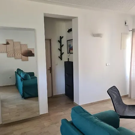For Two Apartment, Rab Barbat na Rabu